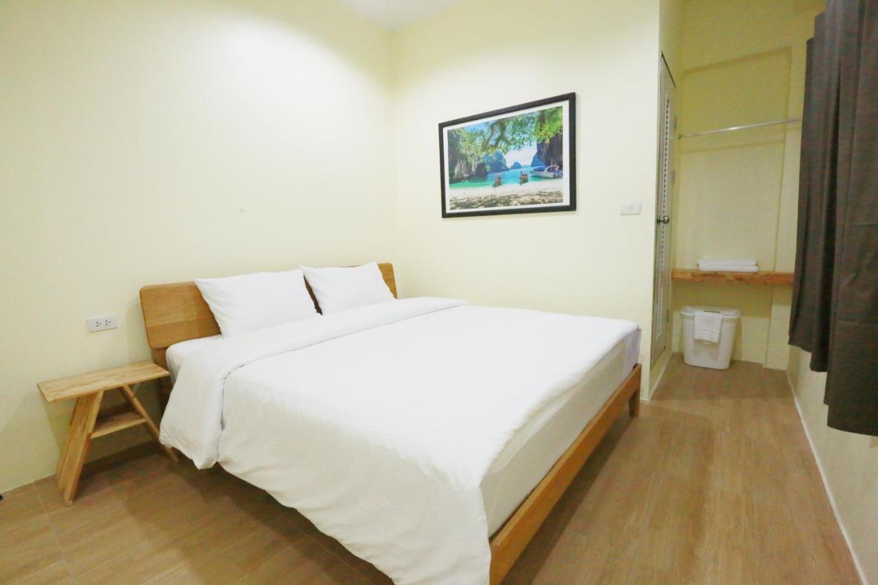Interest Poshtel Hostel Bangkok Kültér fotó